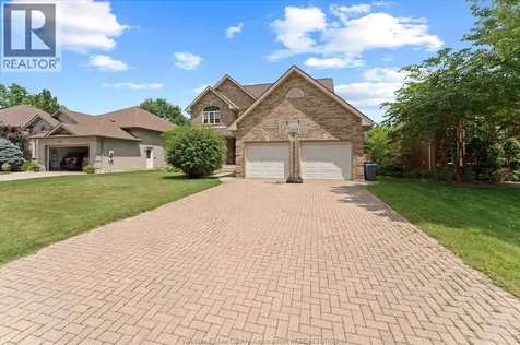 5740 Wayne Street Lasalle ON N9H 2M5