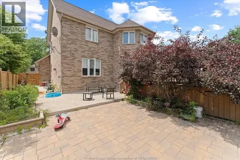 5740 Wayne Street Lasalle ON N9H 2M5