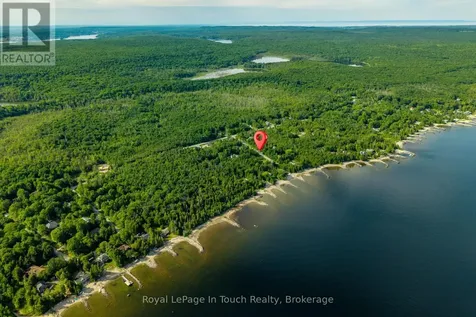 36 Seguin Crescent Tiny ON L9M 0C9
