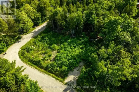 36 Seguin Crescent Tiny ON L9M 0C9