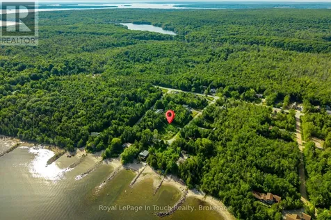 36 Seguin Crescent Tiny ON L9M 0C9