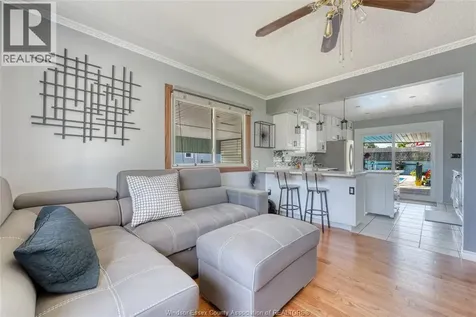 317 Parkside Drive Mcgregor ON N0R 1J0