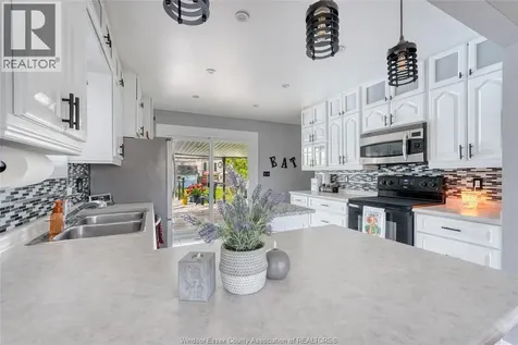 317 Parkside Drive Mcgregor ON N0R 1J0