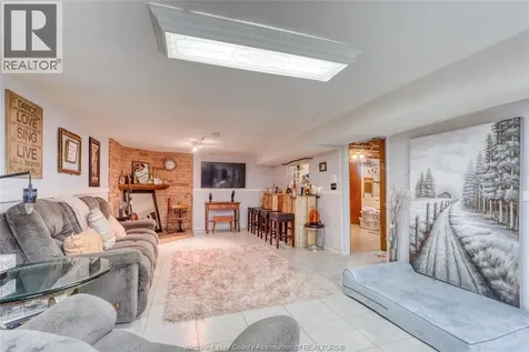 317 Parkside Drive Mcgregor ON N0R 1J0