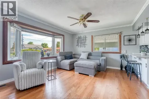 317 Parkside Drive Mcgregor ON N0R 1J0