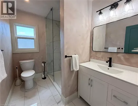 286 East 18th Street Hamilton ON L9A 4P6