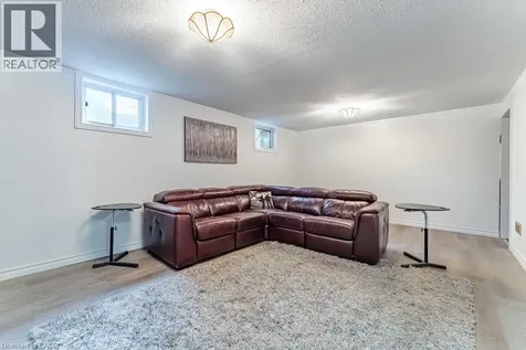 4042 Longmoor Drive Burlington ON L7L 1X2