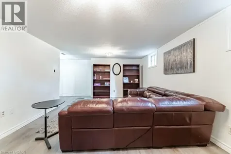 4042 Longmoor Drive Burlington ON L7L 1X2