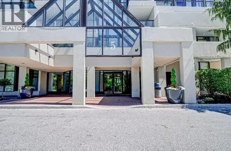 5 Rowntree Road Toronto ON M9V 5G9