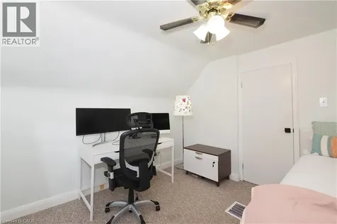 784 Elizabeth Street Kitchener ON N2H 6H5