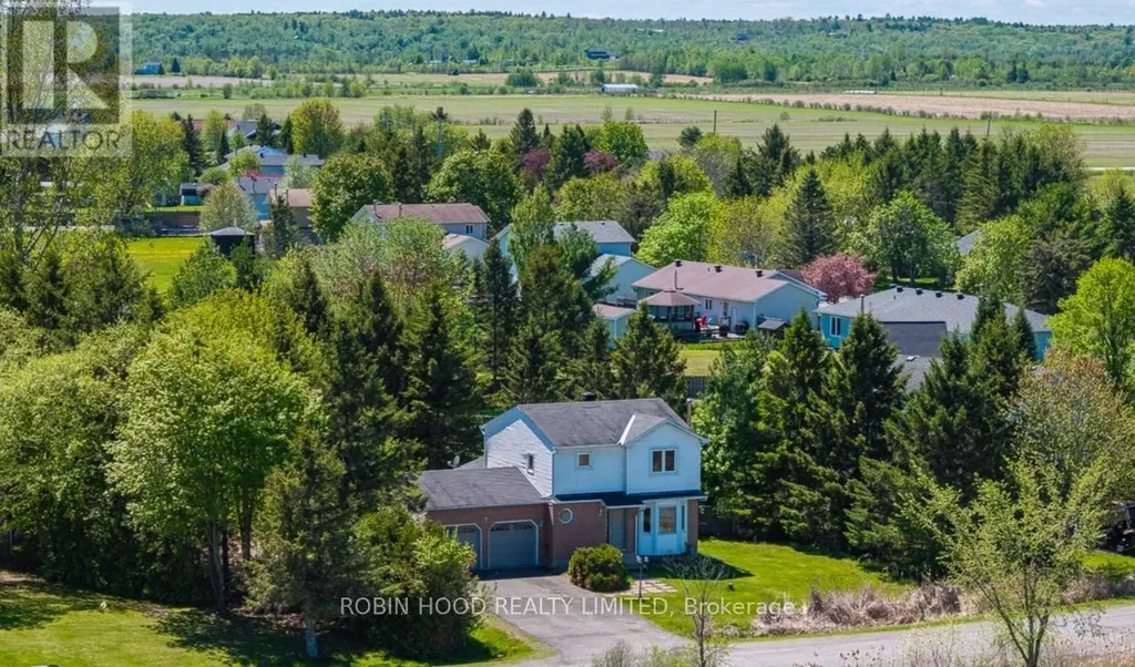 121 Porcupine Trail Ottawa ON K0A 1T0