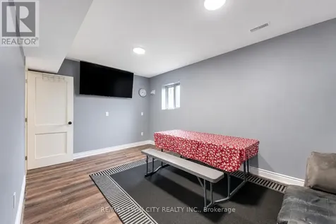 235 Red Clover Court Kitchener ON N2E 4J5