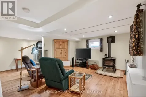 1396 Micmac Street Ottawa ON K1H 7N5