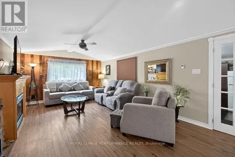 1039 Vista Barrett Private Ottawa ON K4P 1C8