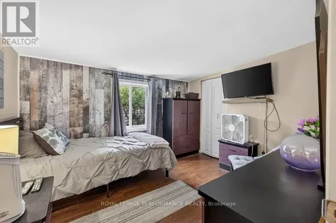 1039 Vista Barrett Private Ottawa ON K4P 1C8