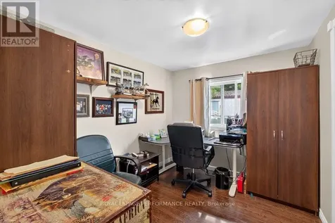 1039 Vista Barrett Private Ottawa ON K4P 1C8