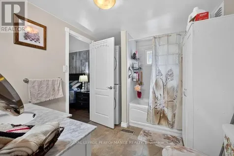 1039 Vista Barrett Private Ottawa ON K4P 1C8