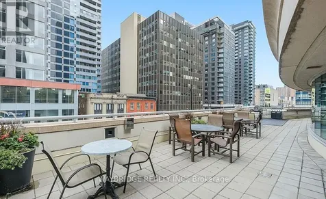 200 Rideau Street Ottawa ON K1N 5Y1