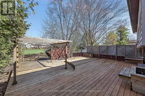35 Benlea Drive Ottawa ON K2G 4A3