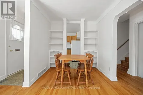 535 Dunbrack Street Ottawa ON K1K 1J4