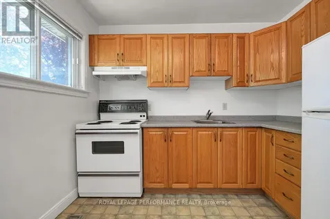 535 Dunbrack Street Ottawa ON K1K 1J4