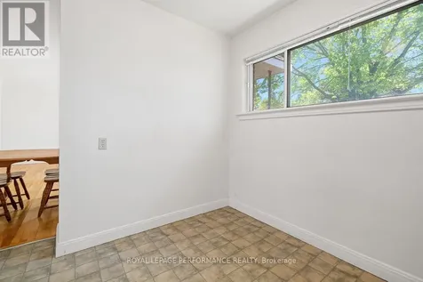 535 Dunbrack Street Ottawa ON K1K 1J4