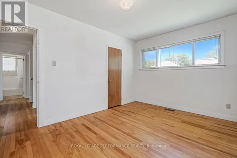 535 Dunbrack Street Ottawa ON K1K 1J4