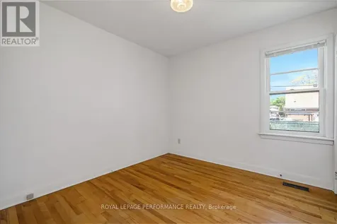 535 Dunbrack Street Ottawa ON K1K 1J4