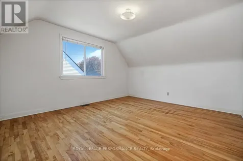 535 Dunbrack Street Ottawa ON K1K 1J4