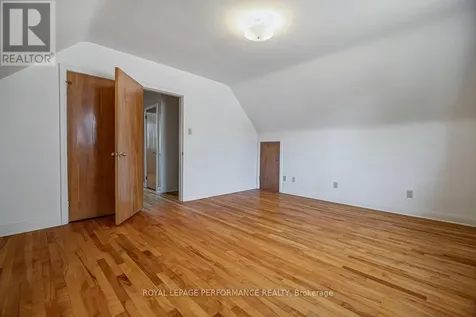 535 Dunbrack Street Ottawa ON K1K 1J4