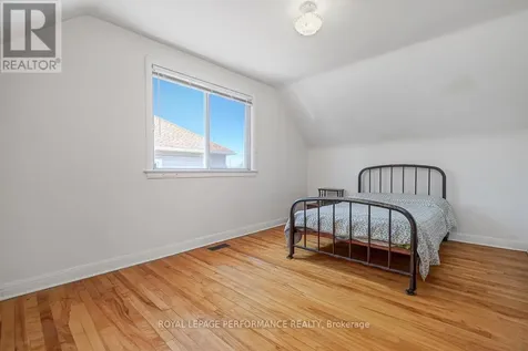 535 Dunbrack Street Ottawa ON K1K 1J4