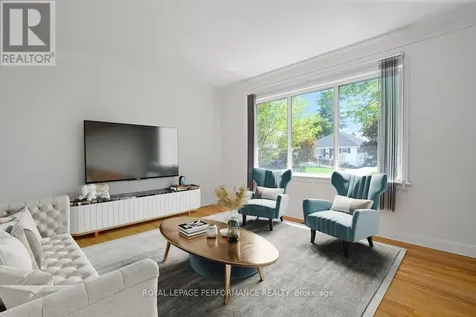 535 Dunbrack Street Ottawa ON K1K 1J4