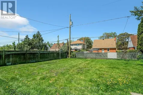 535 Dunbrack Street Ottawa ON K1K 1J4