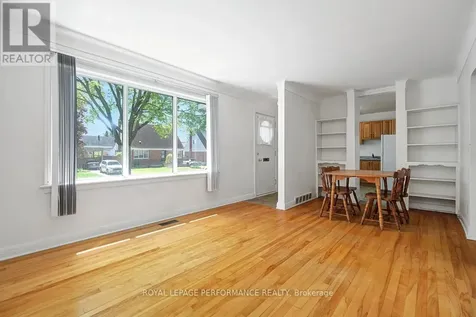 535 Dunbrack Street Ottawa ON K1K 1J4