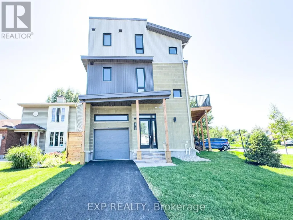 25 Fair Oaks Crescent Ottawa ON K2G 4W6