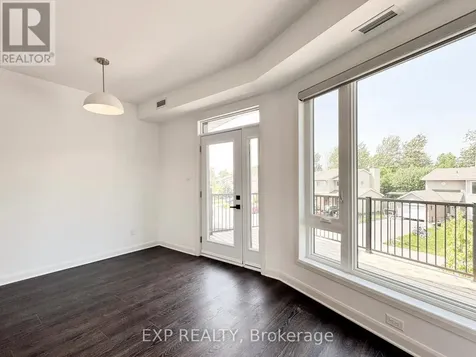 25 Fair Oaks Crescent Ottawa ON K2G 4W6