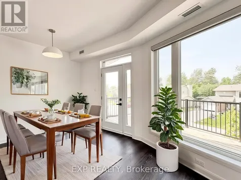 25 Fair Oaks Crescent Ottawa ON K2G 4W6