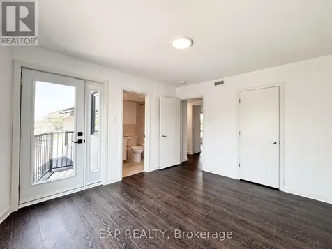 25 Fair Oaks Crescent Ottawa ON K2G 4W6