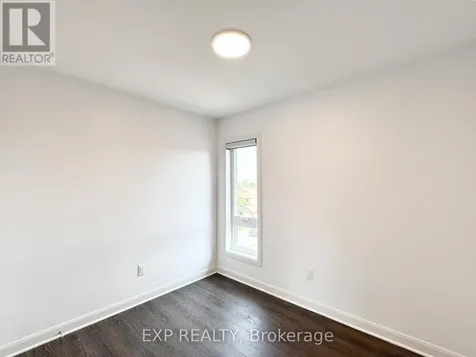 25 Fair Oaks Crescent Ottawa ON K2G 4W6