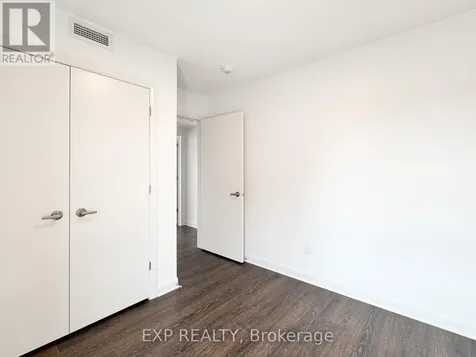 25 Fair Oaks Crescent Ottawa ON K2G 4W6