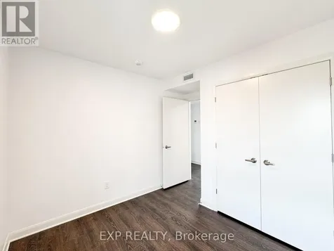 25 Fair Oaks Crescent Ottawa ON K2G 4W6