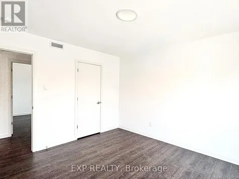 25 Fair Oaks Crescent Ottawa ON K2G 4W6