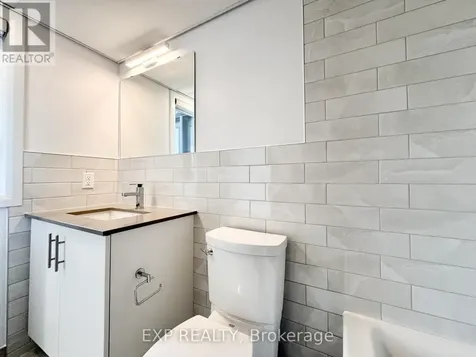 25 Fair Oaks Crescent Ottawa ON K2G 4W6