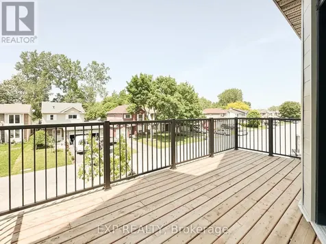 25 Fair Oaks Crescent Ottawa ON K2G 4W6