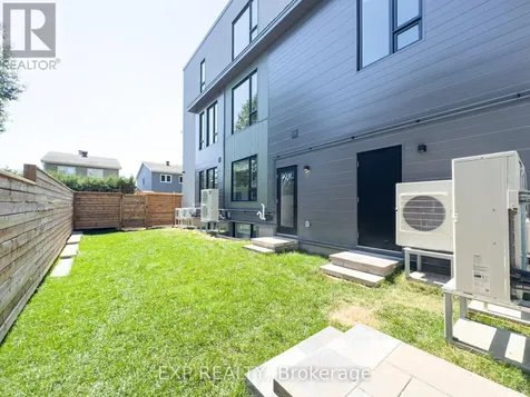 25 Fair Oaks Crescent Ottawa ON K2G 4W6