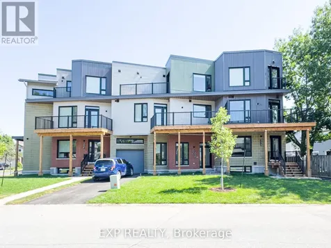 25 Fair Oaks Crescent Ottawa ON K2G 4W6