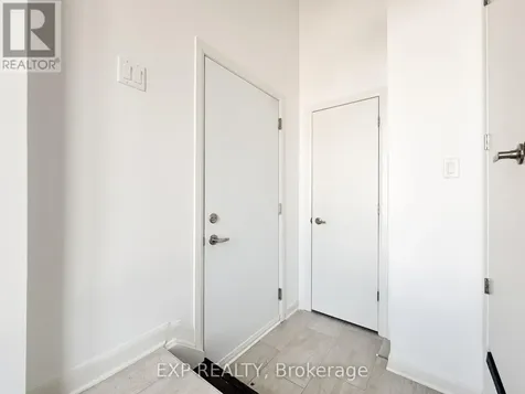 25 Fair Oaks Crescent Ottawa ON K2G 4W6
