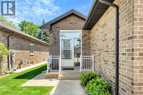 2526 Olive Road Windsor ON N8T 1E7
