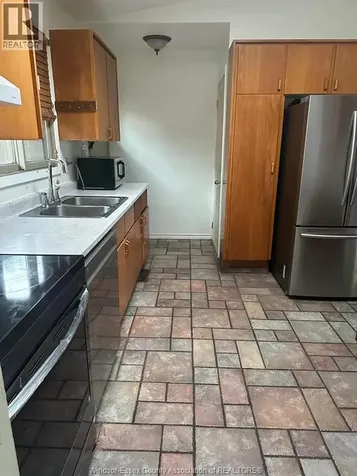 3309 Rankin Windsor ON N9E 3C2