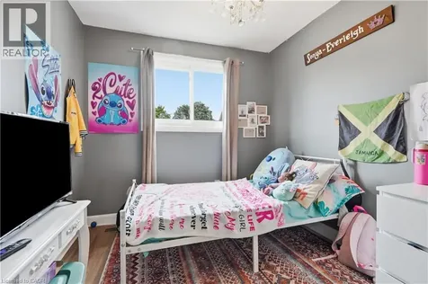 11 Harrisford Street Hamilton ON L8K 6L7